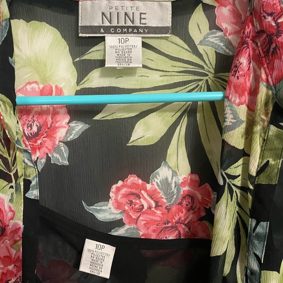 Nine & Co floral top - Picture 2 of 3